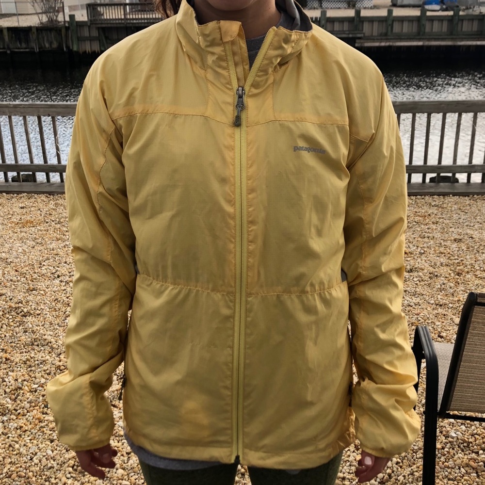 Patagonia pale yellow rain jacket/windbreaker